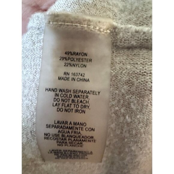 Aaeda women’s size large flower sweater - Picture 8 of 11